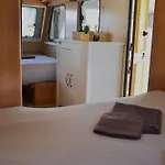 Camping Italia 90 Caravans *