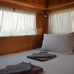 Kamp alanı Italia 90 Caravans Domaso