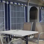 Italia 90 Caravans Kamp alanı