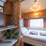 Italia 90 Caravans キャンプ場 ドマーゾ