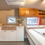 Campsite Italia 90 Caravans Domaso