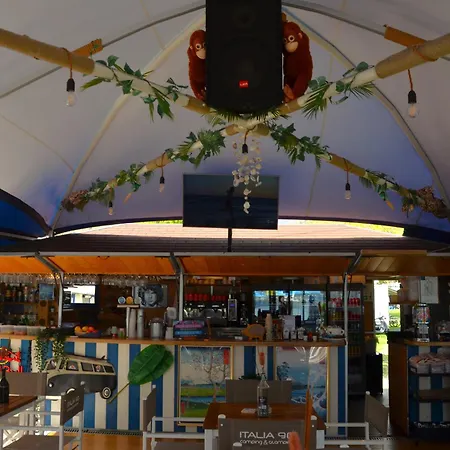 Campingplatz Italia 90 Caravans Domaso