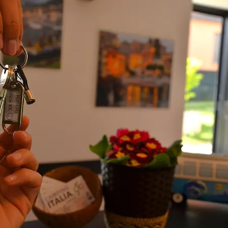 Italia 90 Caravans Domaso