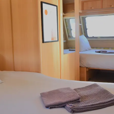 캠프장 Italia 90 Caravans 도마소