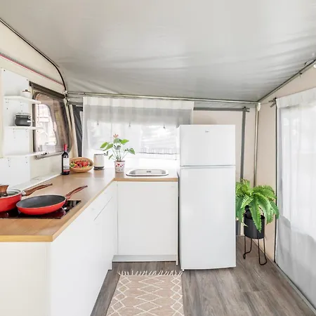 Campsite Italia 90 Caravans *