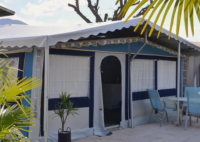 캠프장 Italia 90 Caravans *