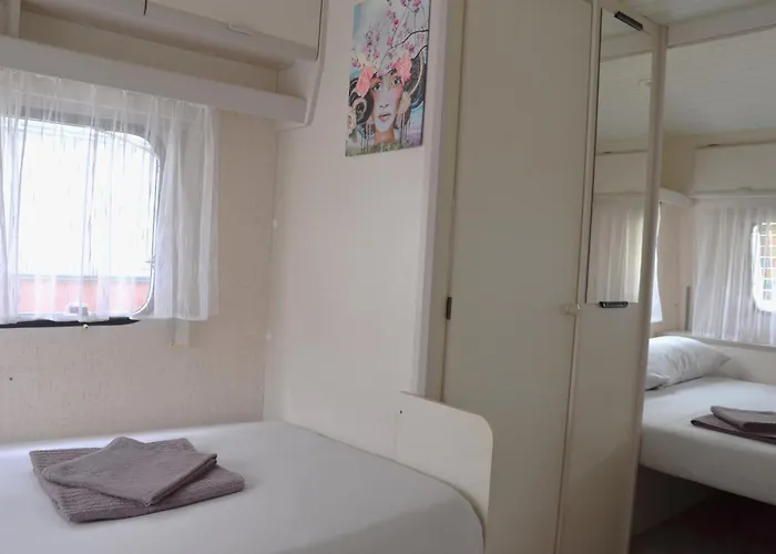 캠프장 Italia 90 Caravans