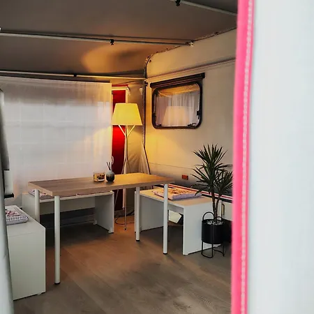 Italia 90 Caravans Campsite *