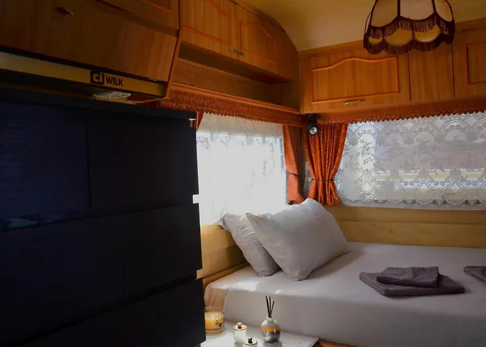 Italia 90 Caravans Kemping Domaso
